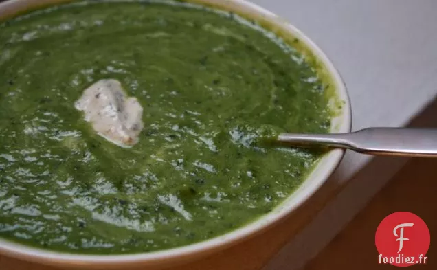 Soupe Froide Aux Pois Au Citron, Au Basilic Et Au Gingembre