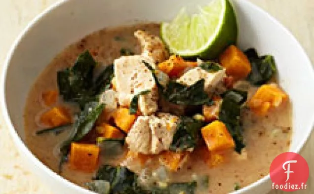 Soupe De Poulet Aux Amandes Avec Patate Douce, Collards Et Gingembre