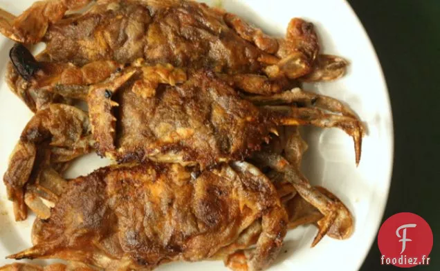 Crabes À Carapace Molle Avec Linguine À L'Encre De Seiche Et Pesto Coriandre-gingembre