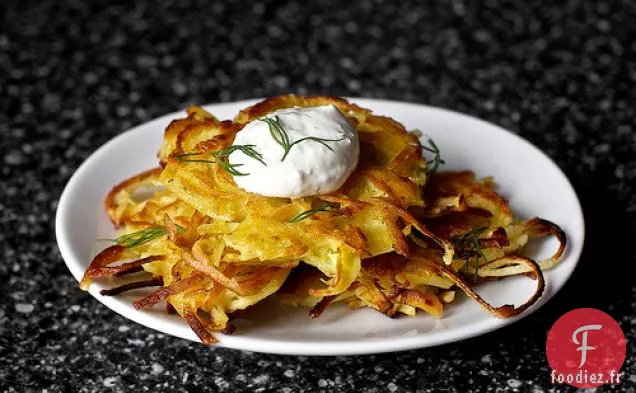 Latkes De Pommes De Terre Au panais Au Raifort Et À L'Aneth