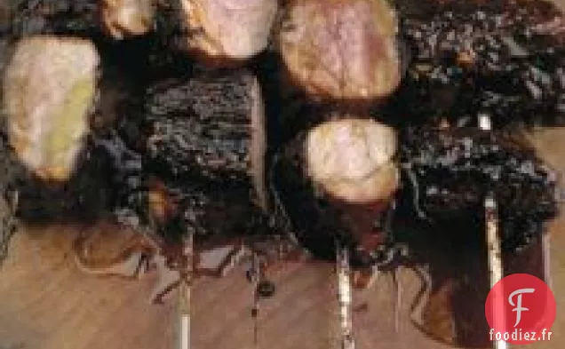 Filet De Bœuf Mariné Et Rôti En Pot Avec Une Pomme De Terre Brillante A