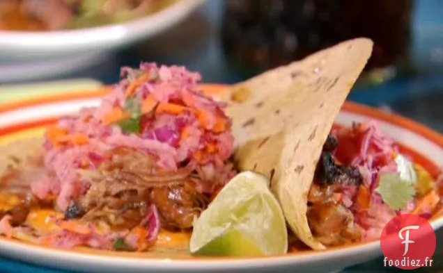 Tacos de Porc Effiloché Cubain avec Glaçage à la Goyave, Chou Rouge Orange Aigre - Salade de Chou Jicama et Mayonnaise Chipotle