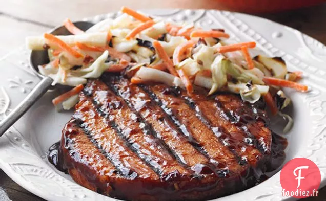 Côtelettes de Porc Fumées BBQ avec Salade Mixte Jicama