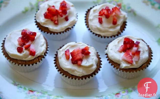 Cupcakes Aux Fraises sans Gluten Avec Glaçage Au Fromage À La Crème