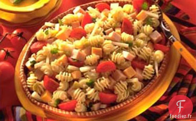 Salade De Pâtes À La Dinde Et Vinaigrette Au Citron Vert Au Chili
