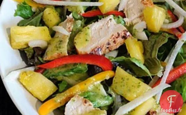 Salade De Poulet Grillé Avec Vinaigrette Épicée À L'Ananas