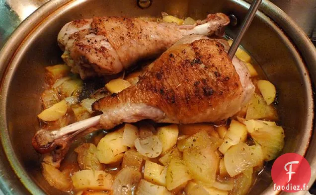 Cuisses De Dinde Aux Pommes, Panais Et Oignon À La Polenta