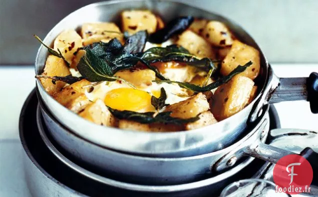 Pommes De Terre À La Sauge Croustillantes Aux Œufs Au Plat