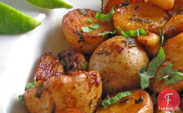 Pommes De Terre Nouvelles À L'Ail À La Citronnelle Et À La Menthe