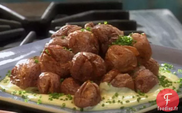 Pommes de Terre Nouvelles Croustillantes Cuites deux Fois avec Aïoli à l'Ail