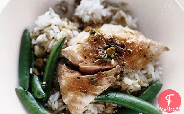 Saumon à une Casserole avec Petits Pois et Riz