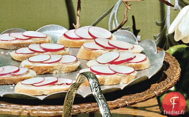 Sandwichs au Beurre et aux Radis à Visage Ouvert