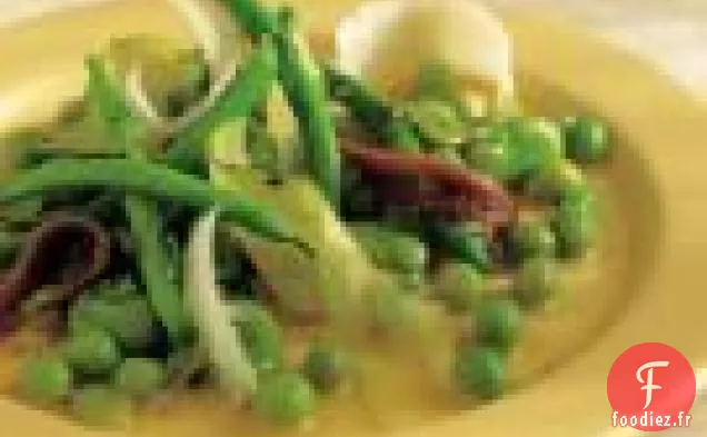 Favas, Haricots Verts, Petits Pois Et Rubans De Courgettes