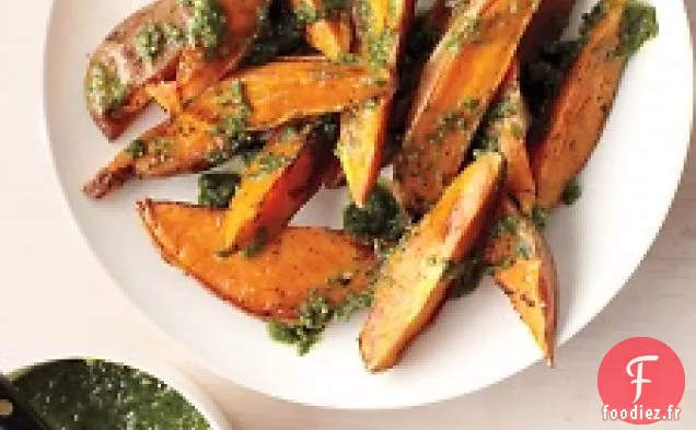Pesto De Persil, Citron Et Noix Sur Patates Douces Rôties