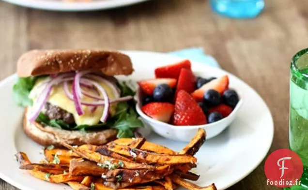 Frites De Patates Douces À L'Ail Et Au Parmesan