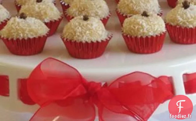 Beijinho de Coco (Petit Baiser à la Noix de Coco)