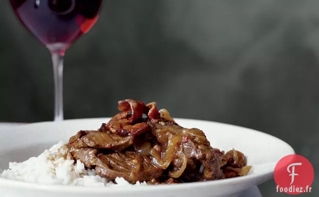 Rôti Étouffé dans du Bacon et des Oignons