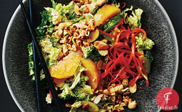 Salade de Brocoli aux Oranges et Nouilles Croquantes