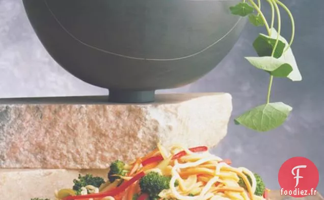 Nouilles Udon Au Brocoli Et Poivrons