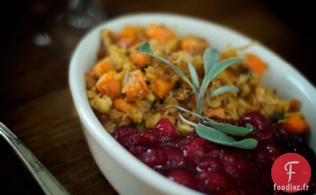 des restes de thanksgiving ? essayez la dinde et le hachis à l'igname avec de la sauge