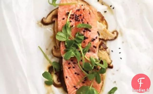 Saumon Au Sésame Aux Champignons Shiitake Et Pousses De Pois