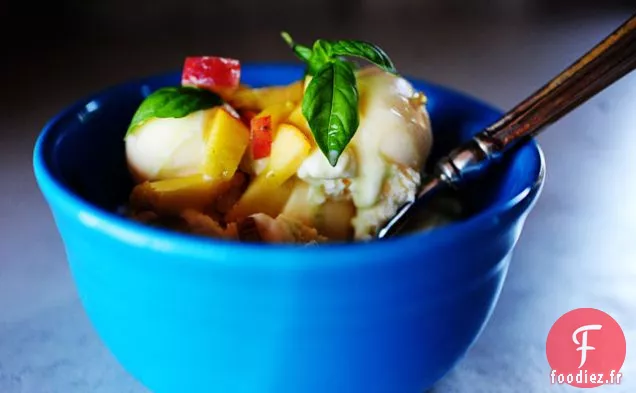 Glace à la Vanille avec garniture Pêche-Basilic