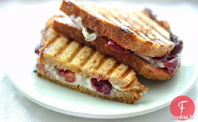 Panini au Fromage de Chèvre et aux Raisins Rôtis Humboldt Fog