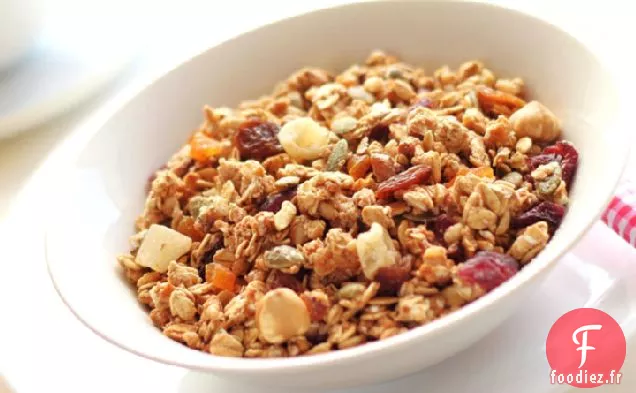 Tasses à collation Granola Croquantes après les raisins et les noix