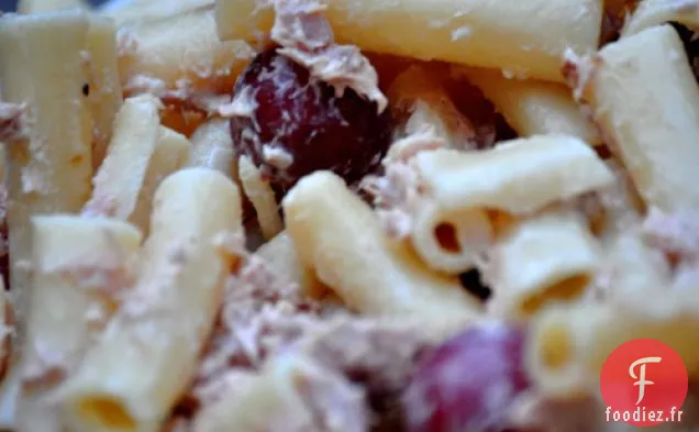 Salade de Pâtes au Raisin Et au Saumon
