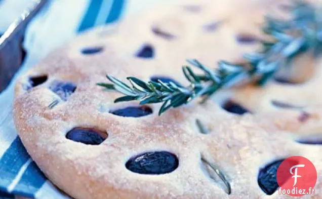 Pain Plat Parfumé au Romarin et aux Raisins Noirs