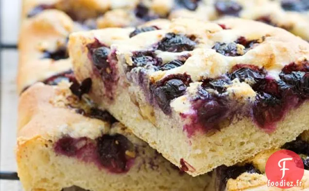 Focaccia De Noix De Maïs Aux Raisins Concord Et Gorgonzola