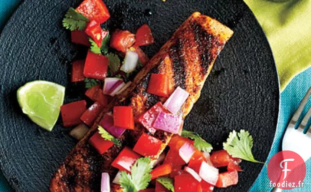 Saumon Grillé à la Poêle avec Salsa au Poivron Rouge