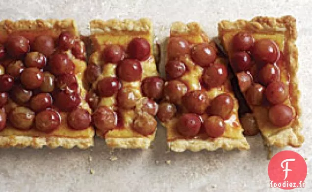 Tarte À La Crème Aux Raisins Pochés Au Vin