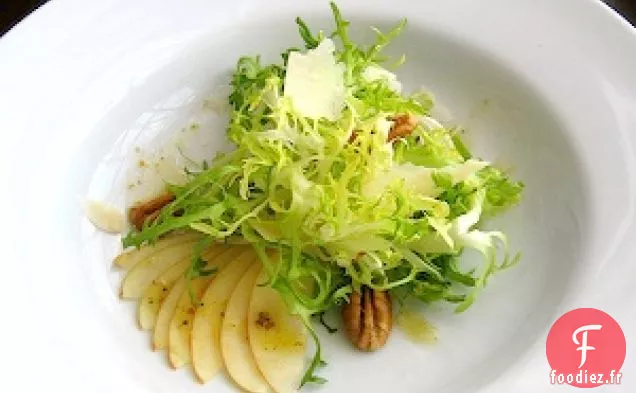 Salade De Frisée, Pommes Et Parmesan