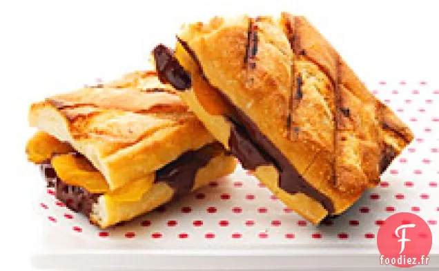 Sandwichs Grillés Au Chocolat Et À L'Abricot