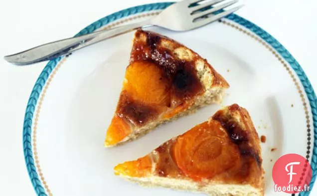 Gâteau à l'Envers à la Crème Sure aux Abricots