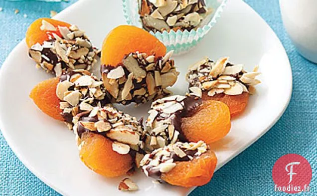 Abricots Croquants Trempés Au Chocolat