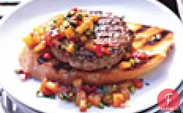 Hamburgers d'Agneau à Visage Ouvert avec Relish Pistache-Abricot