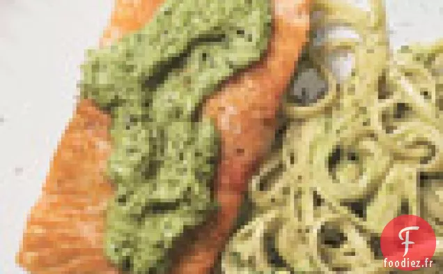 Saumon Poêlé avec Linguine et Pesto de Rampe