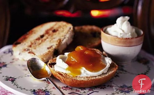 Gâteaux Au Thé Grillés À La Compote D'Abricots