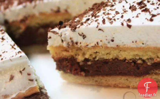 Gâteau Au Café Avec Garniture De Blanc D'Oeuf
