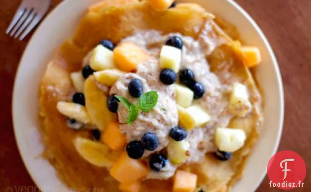 Crêpes à la Noix de Coco Avec Fruits Tropicaux et Crème d'Amande à la Banane