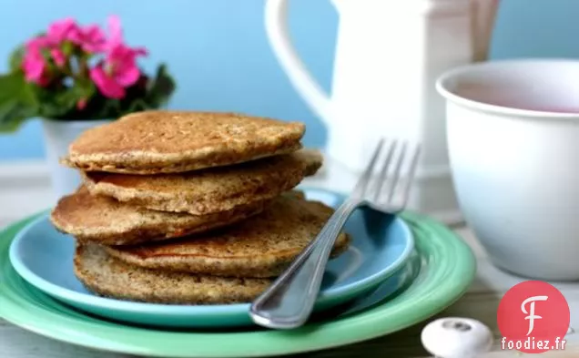 Crêpes Aux Graines De Lin À La Banane Et Au Sirop De Mûre