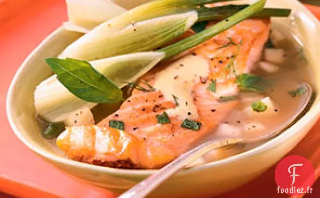 Saumon Croustillant dans un Bouillon de Légumes