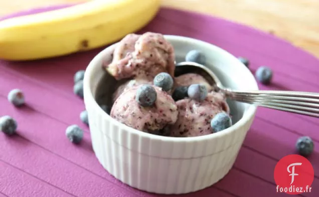 Glace aux myrtilles et à la banane