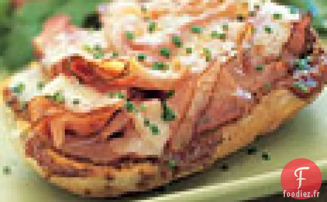 Sandwichs Ouverts au Jambon, au Cheddar et au Beurre de Pomme