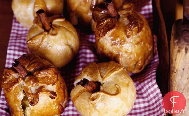 Pommes Cuites dans une Pâte à la sauce aux Prunes