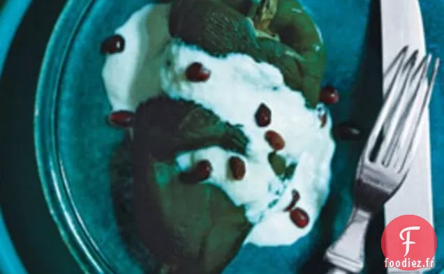 Piments Poblano Farcis à la Sauce aux Noix et aux Graines de Grenade
