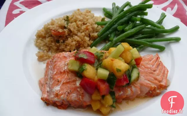 Deuxième Partie De La Semaine Du Gril : Saumon Avec Salsa Au Concombre Et À La Pêche
