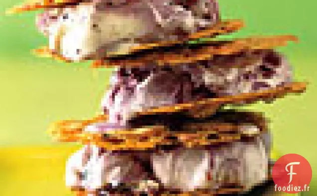 Sandwichs À La Crème Glacée À La Florentine Aux Amandes Et Aux Éclats De Framboises Noires
